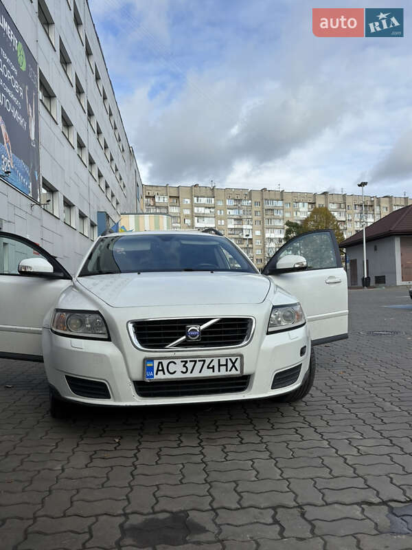 2009 volvo v50