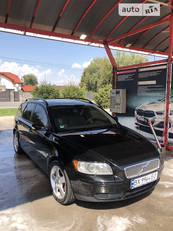 2005 volvo v50