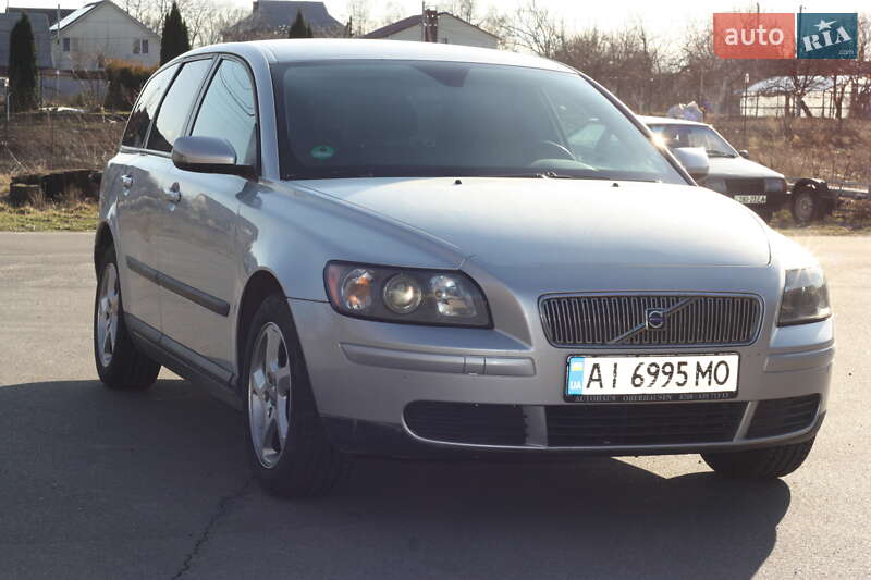 2005 volvo v50