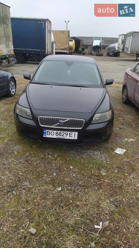 2004 volvo v50