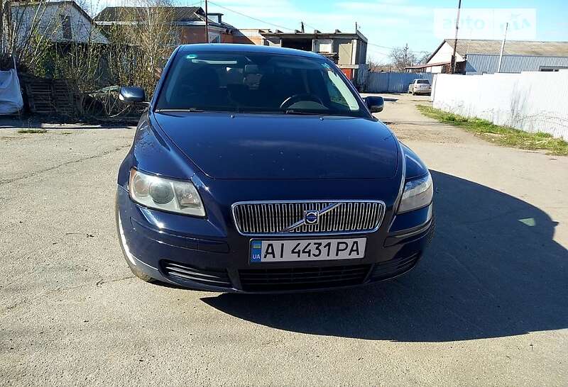 2005 volvo v50