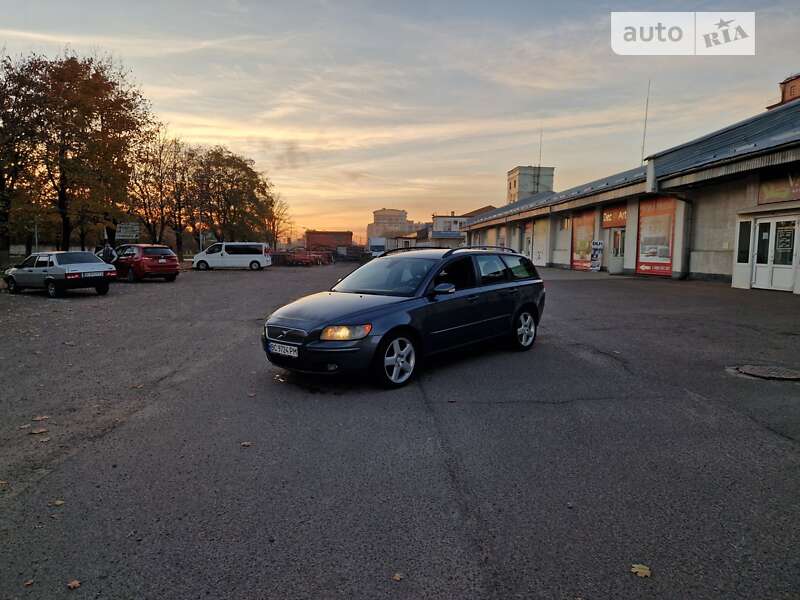 2005 volvo v50