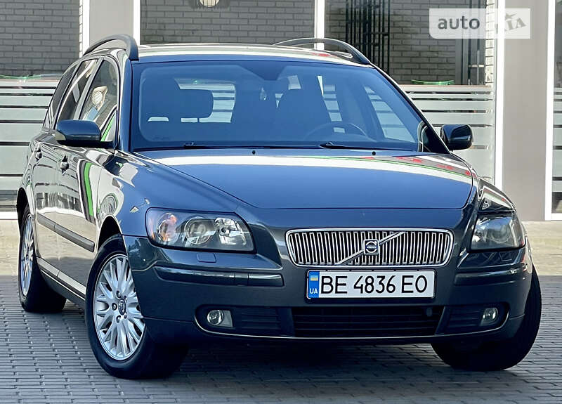 2005 volvo v50