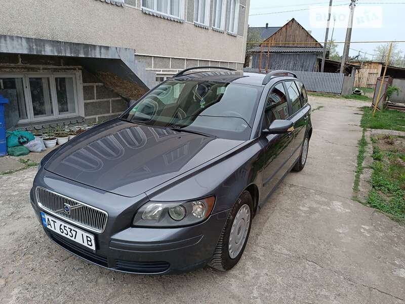 2005 volvo v50