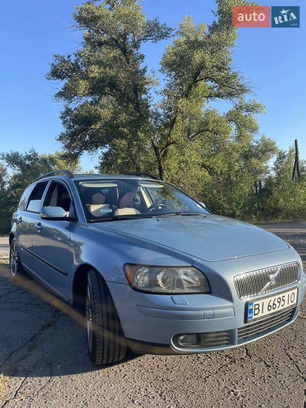 2005 volvo v50