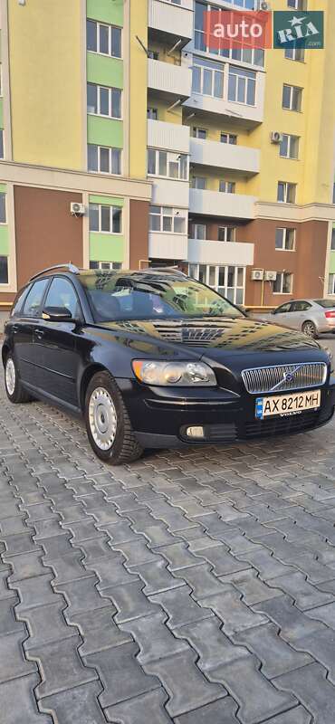 2005 volvo v50