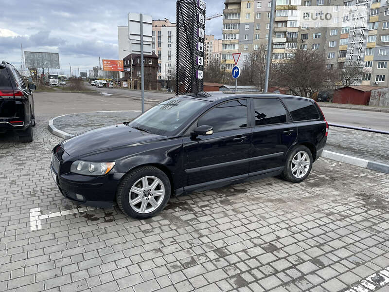 2005 volvo v50