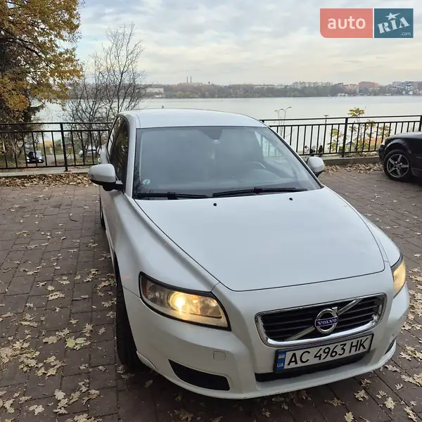 2011 volvo v50