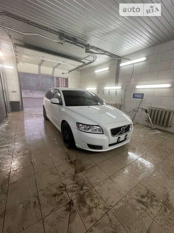 2010 volvo v50