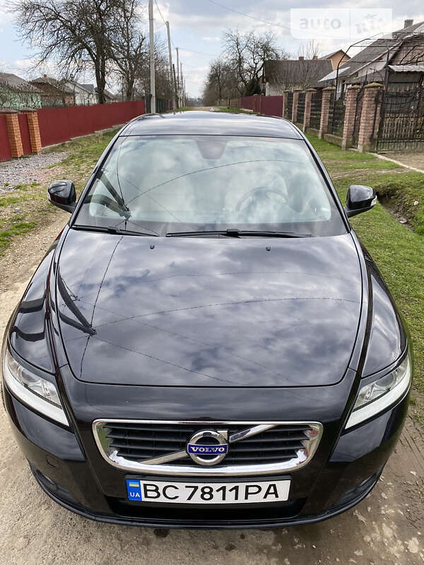 2011 volvo v50