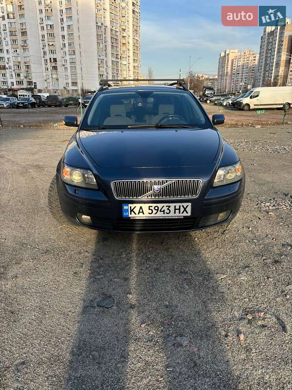 2004 volvo v50