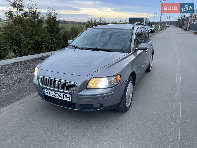 2004 volvo v50
