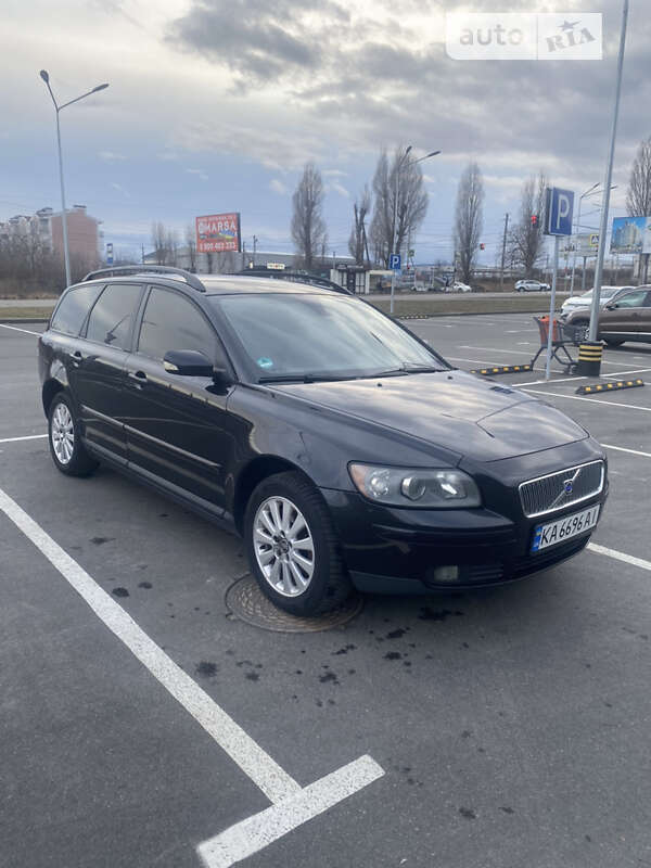 2005 volvo v50