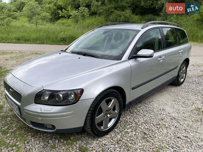 2005 volvo v50