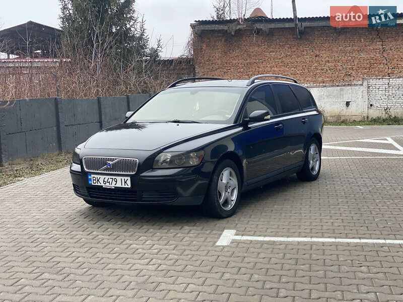 2004 volvo v50