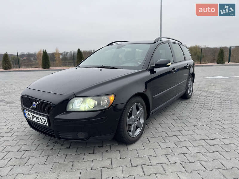 2004 volvo v50