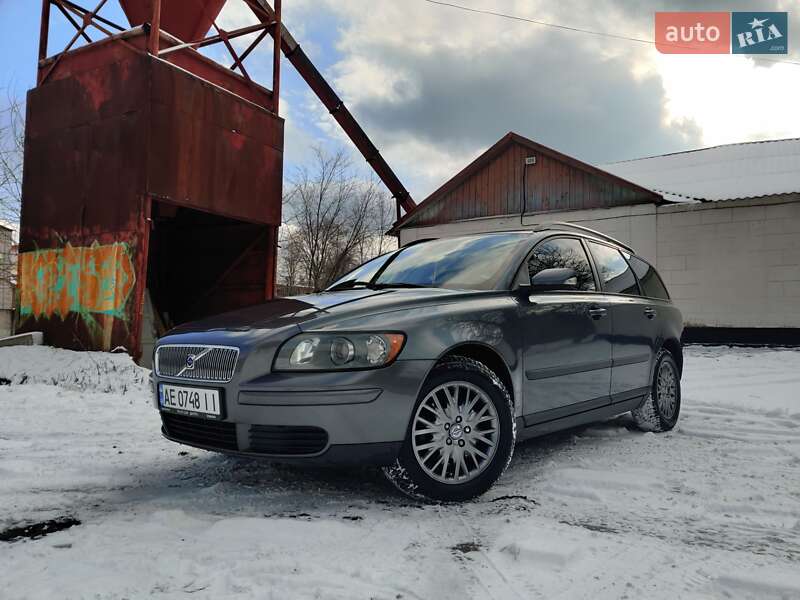 2004 volvo v50