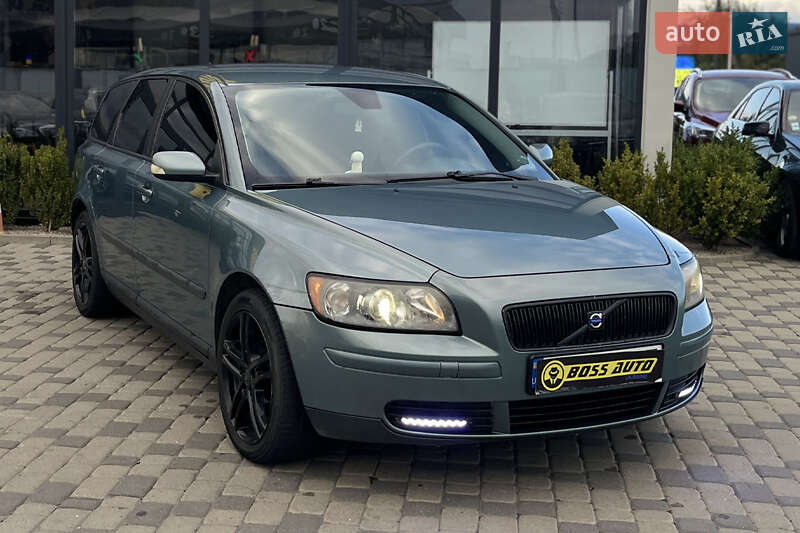 2004 volvo v50