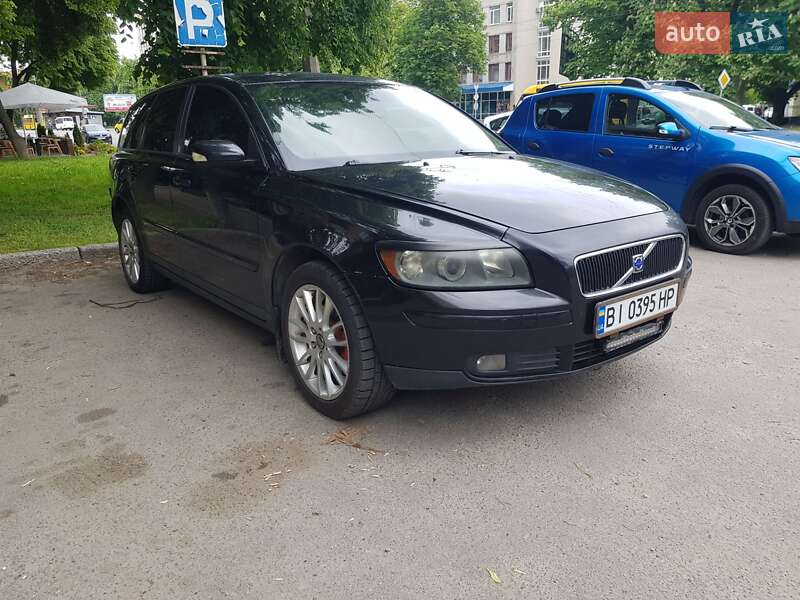 2005 volvo v50