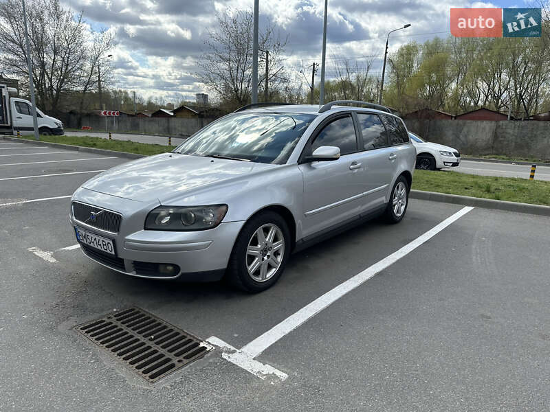 2004 volvo v50