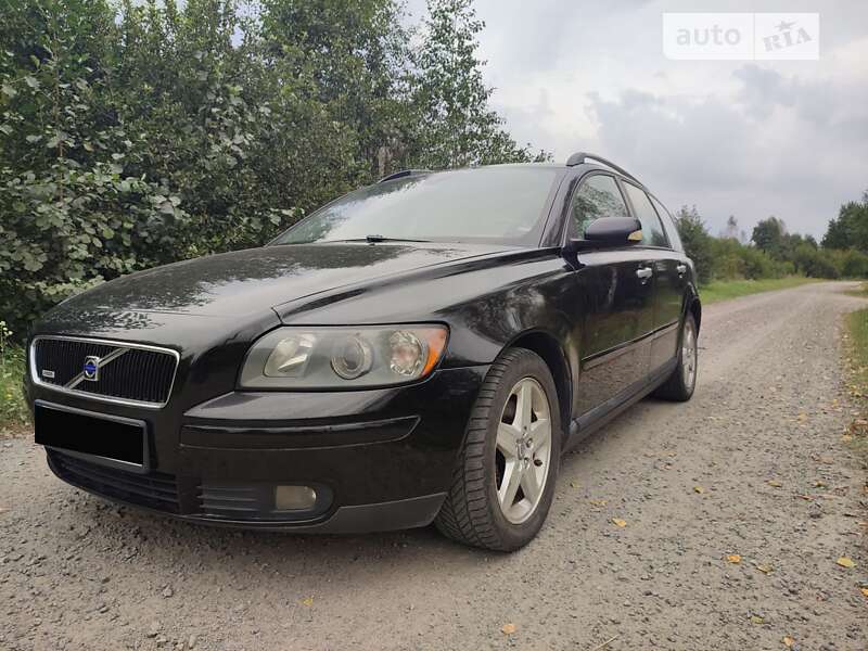2004 volvo v50
