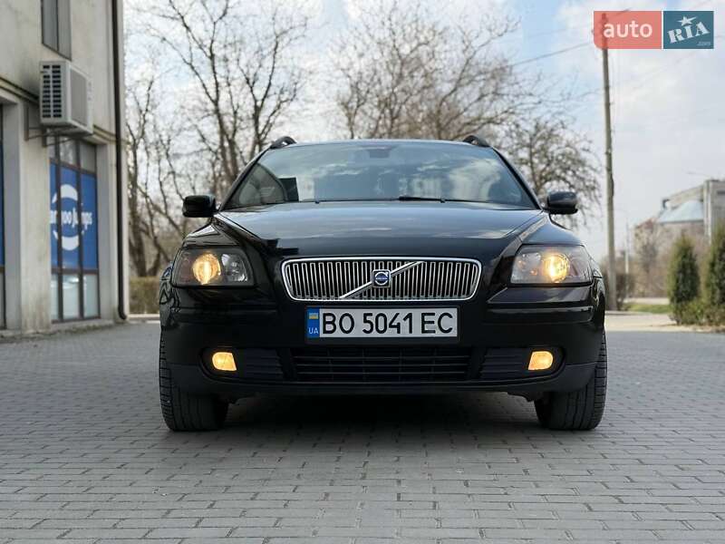 2004 volvo v50