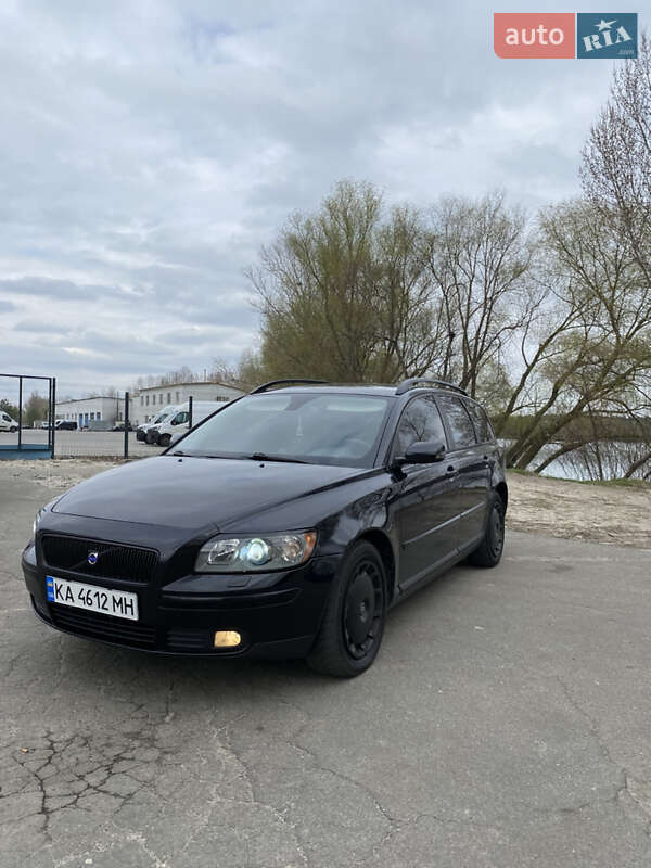 2004 volvo v50