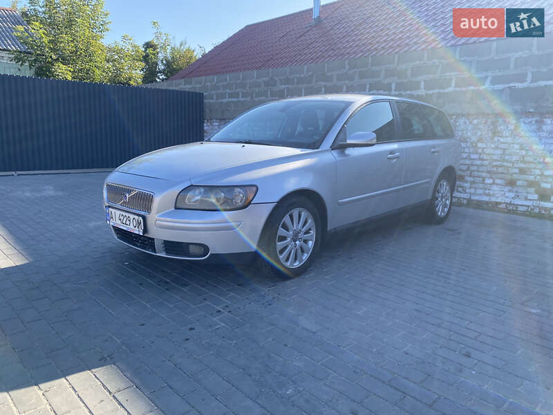 2004 volvo v50