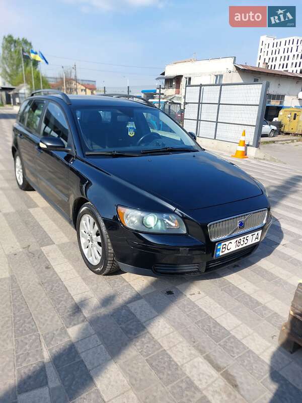 2004 volvo v50