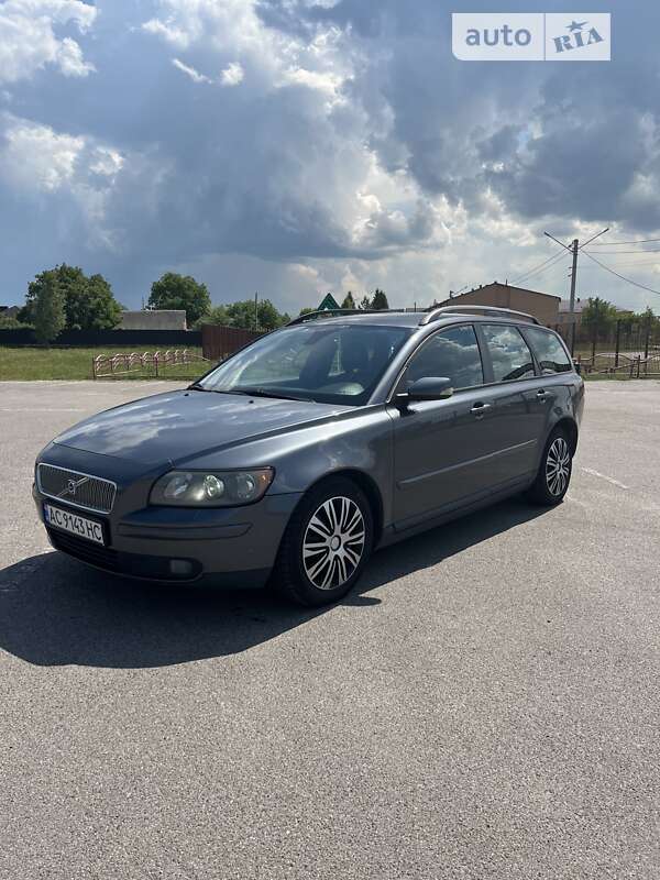2004 volvo v50