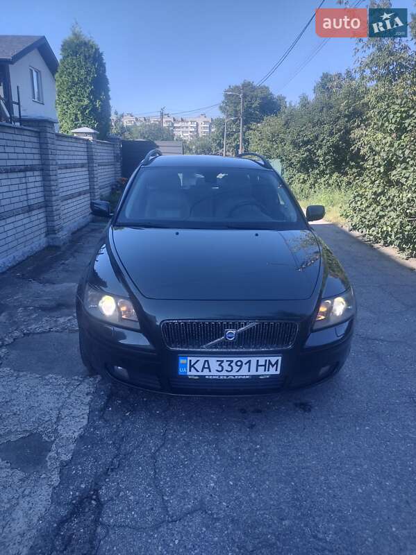 2004 volvo v50