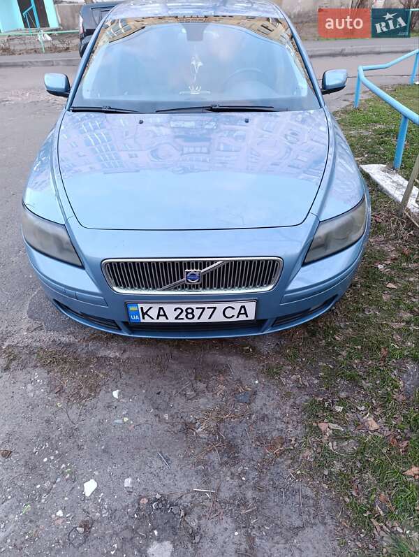 2005 volvo v50