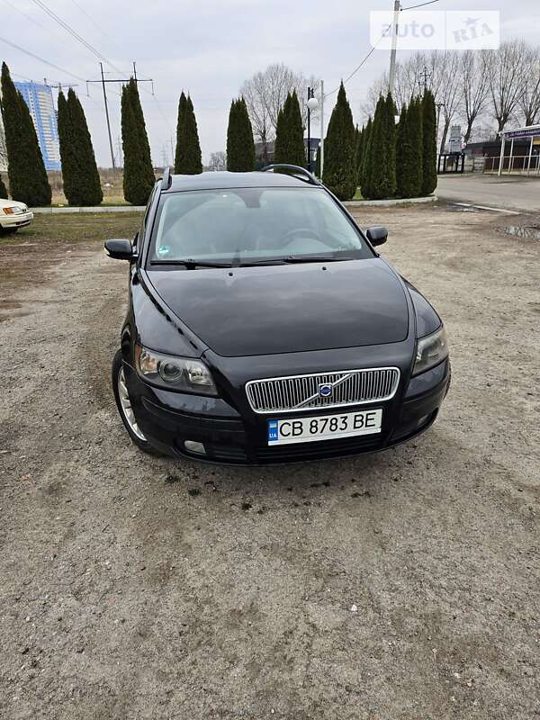 2005 volvo v50
