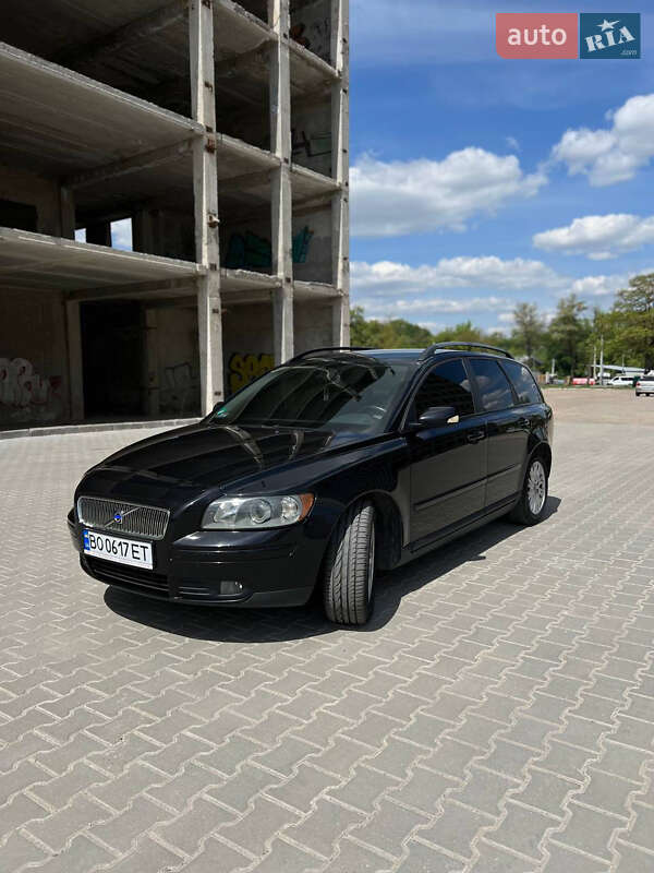 2005 volvo v50