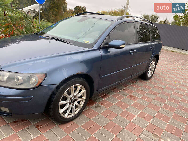 2005 volvo v50