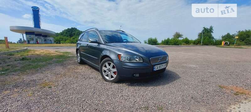 2005 volvo v50
