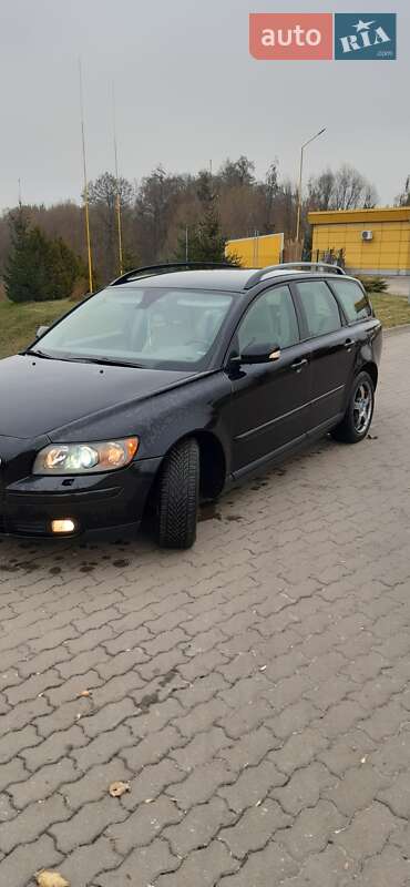 2005 volvo v50