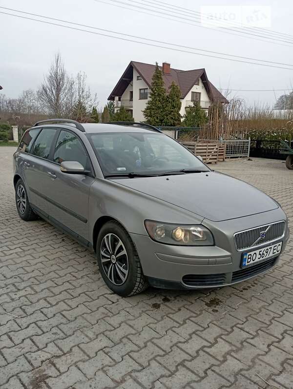 2005 volvo v50