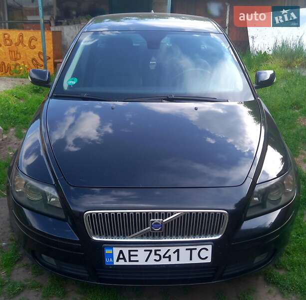 2005 volvo v50