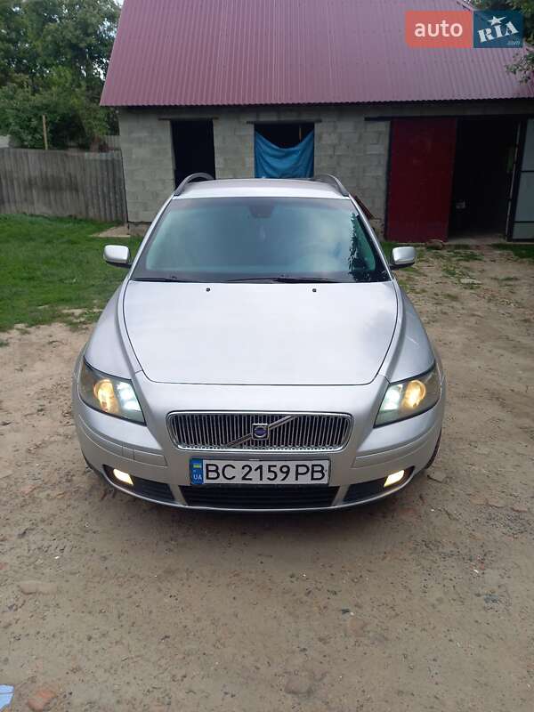 2005 volvo v50