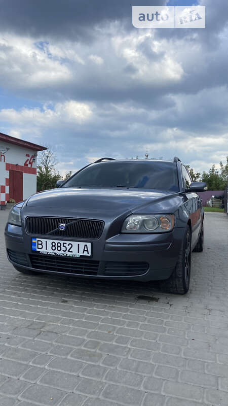 2005 volvo v50