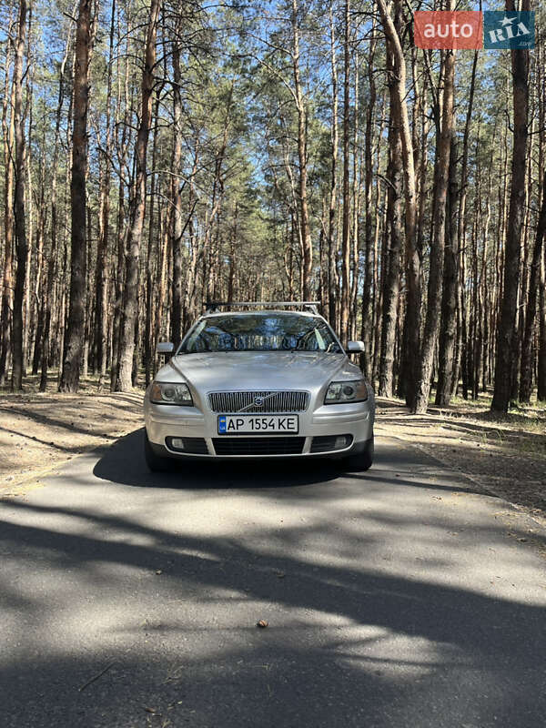 2005 volvo v50