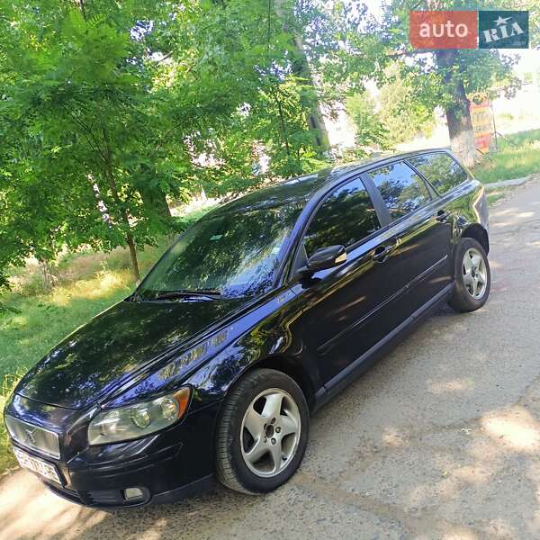 2005 volvo v50
