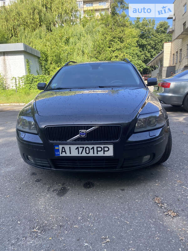 2005 volvo v50