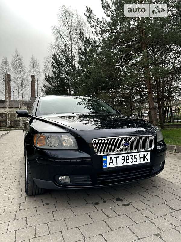2005 volvo v50