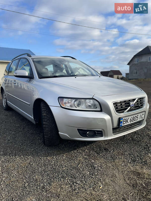 2008 volvo v50