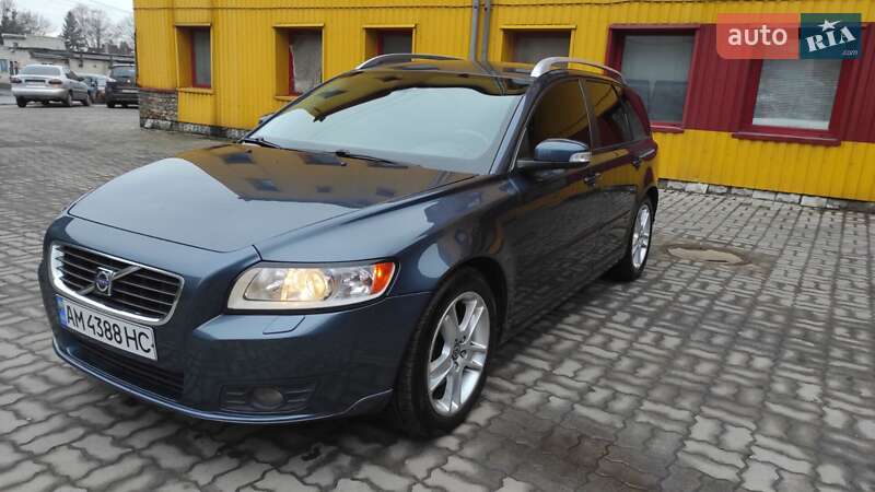 2009 volvo v50