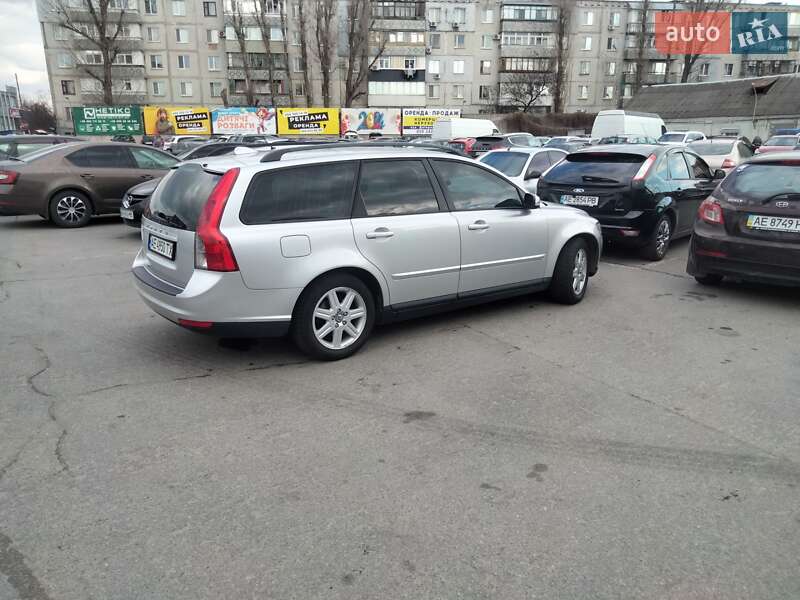 2009 volvo v50