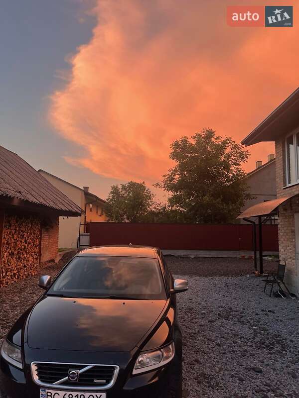 2009 volvo v50