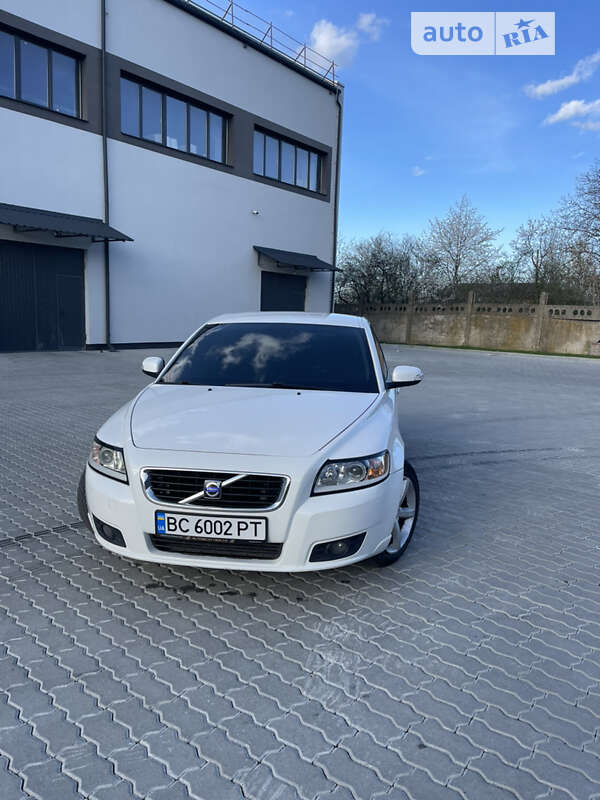 2009 volvo v50